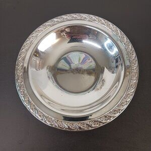 Wm Rogers & Son Silverplate Serving Bowl Dish 7.25" Diameter Spring Flower 2048